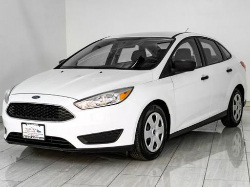 Used 2017 Ford Focus S FWD image 4