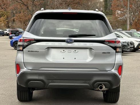 Used 2025 Subaru Forester Touring AWD/4WD image 4