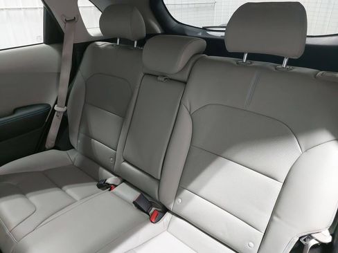 Used 2022 Kia Niro EX Premium image 13