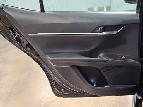 Used 2024 Toyota Camry SE image 32
