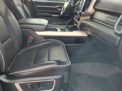 Used 2019 RAM 1500 Laramie AWD/4WD image 19