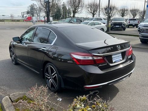 Used 2017 Honda Accord Sport Special Edition image 5