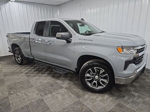 Used 2024 Chevrolet Silverado 1500 LT image 7