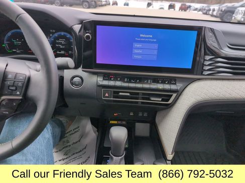 Used 2025 Toyota Camry XLE w/ Premium Package image 21