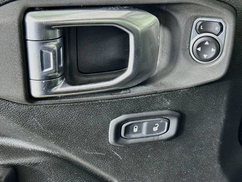 Used 2020 Jeep Wrangler Unlimited Sport S AWD/4WD image 21