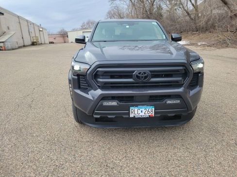 Used 2024 Toyota Tacoma SR5 image 4