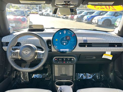 Used 2025 MINI Cooper S image 31