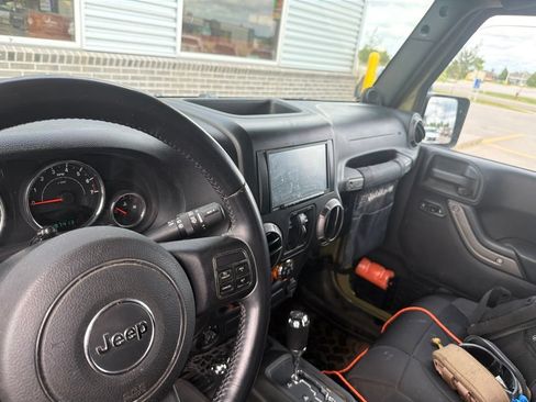 Used 2013 Jeep Wrangler Unlimited Sport AWD/4WD image 9