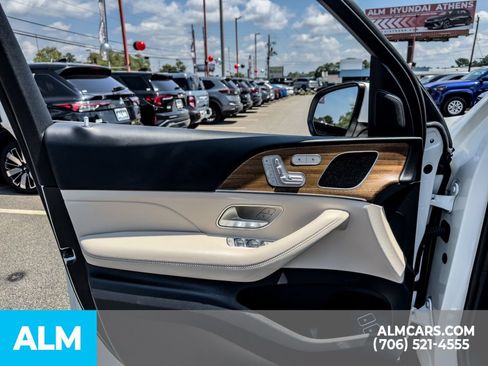 Used 2025 Mercedes-Benz GLE 450e 4MATIC image 9