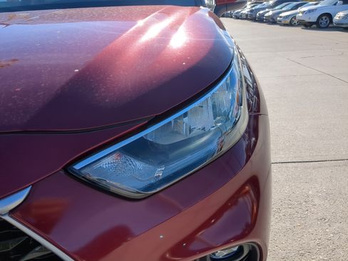 Used 2020 Toyota Highlander XLE image 9