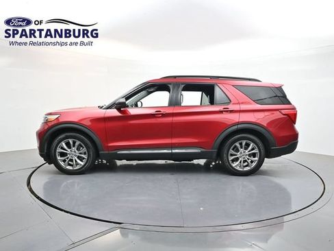 Used 2021 Ford Explorer XLT w/ Equipment Group 202A RWD image 4