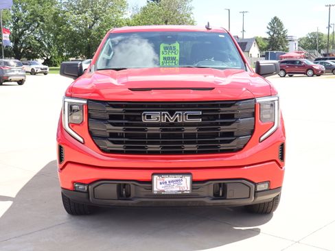 Used 2022 GMC Sierra 1500 Elevation w/ LPO, Elevation Black Package image 3