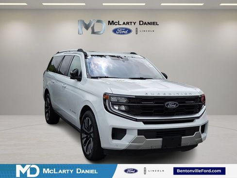 Certified 2025 Ford Expedition Max Platinum w/ Driver's Package AWD/4WD image 1