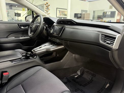 Used 2018 Honda Clarity Plug-In Hybrid image 18
