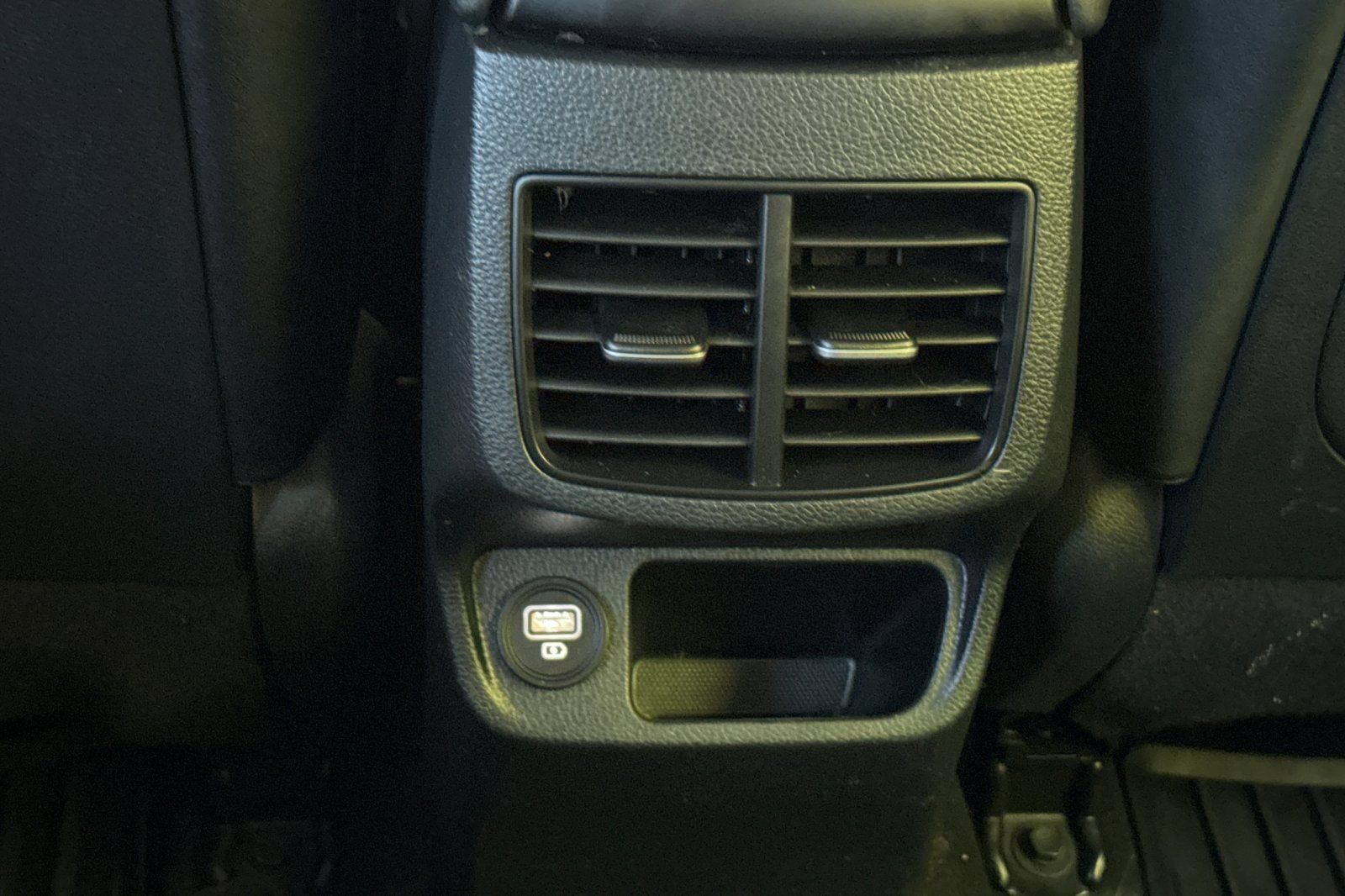 Used 2022 Kia Seltos SX w/ Sunroof Package AWD/4WD image 17