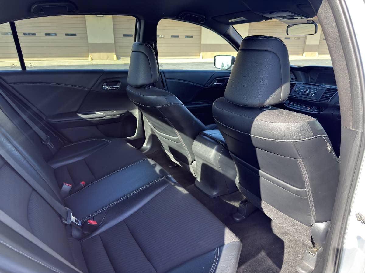 Used 2017 Honda Accord Sport image 21