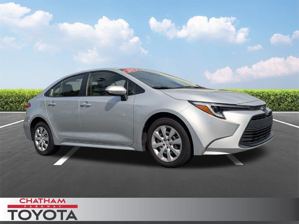 Certified 2025 Toyota Corolla LE FWD image 1