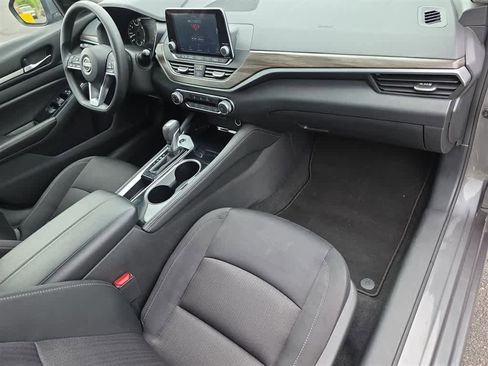 Used 2023 Nissan Altima 2.5 SV FWD image 21