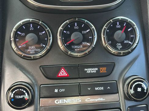 Used 2015 Hyundai Genesis 3.8 image 23