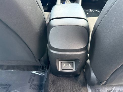 Used 2024 Hyundai Elantra SEL FWD image 21
