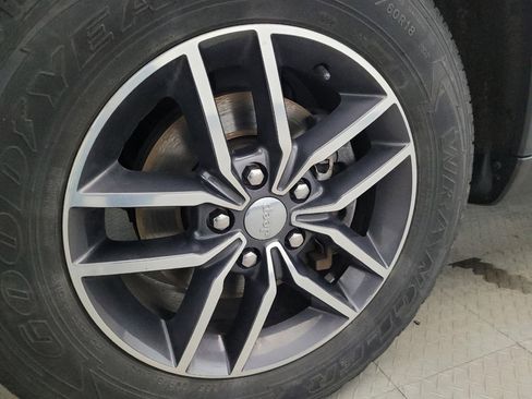 Used 2018 Jeep Grand Cherokee Limited AWD/4WD image 31