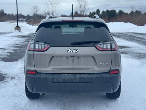 Used 2019 Jeep Cherokee Latitude w/ Popular Appearance Group image 5