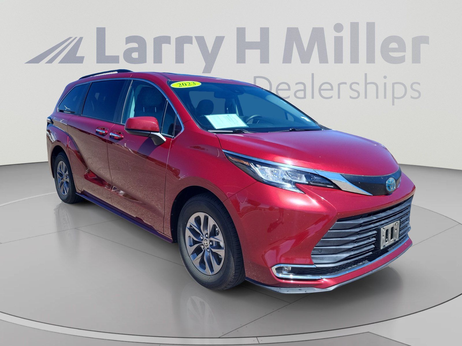 Certified 2023 Toyota Sienna XLE FWD image 7