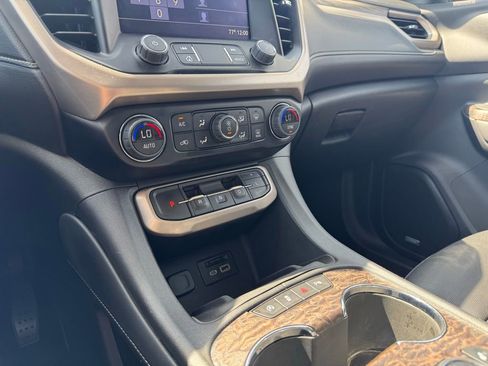 Used 2023 GMC Acadia Denali w/ Denali Ultimate Package image 14