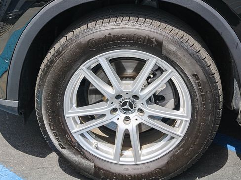 Used 2025 Mercedes-Benz GLC 300 image 13