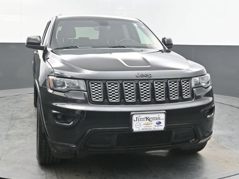 Used 2019 Jeep Grand Cherokee Altitude image 2