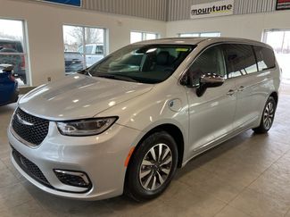 Used 2023 Chrysler Pacifica Limited video 1