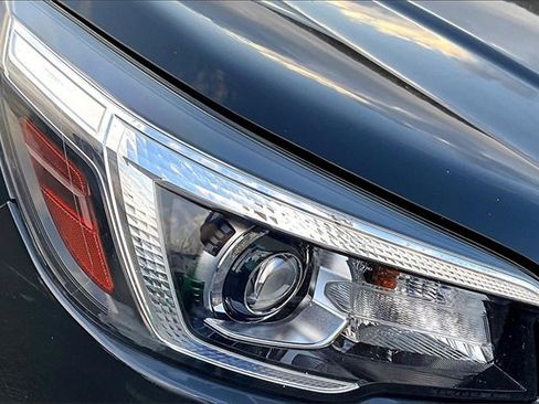 Used 2020 Subaru Forester Premium image 32