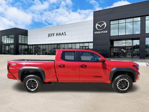 Used 2026 Toyota Tacoma TRD Off-Road AWD/4WD image 5