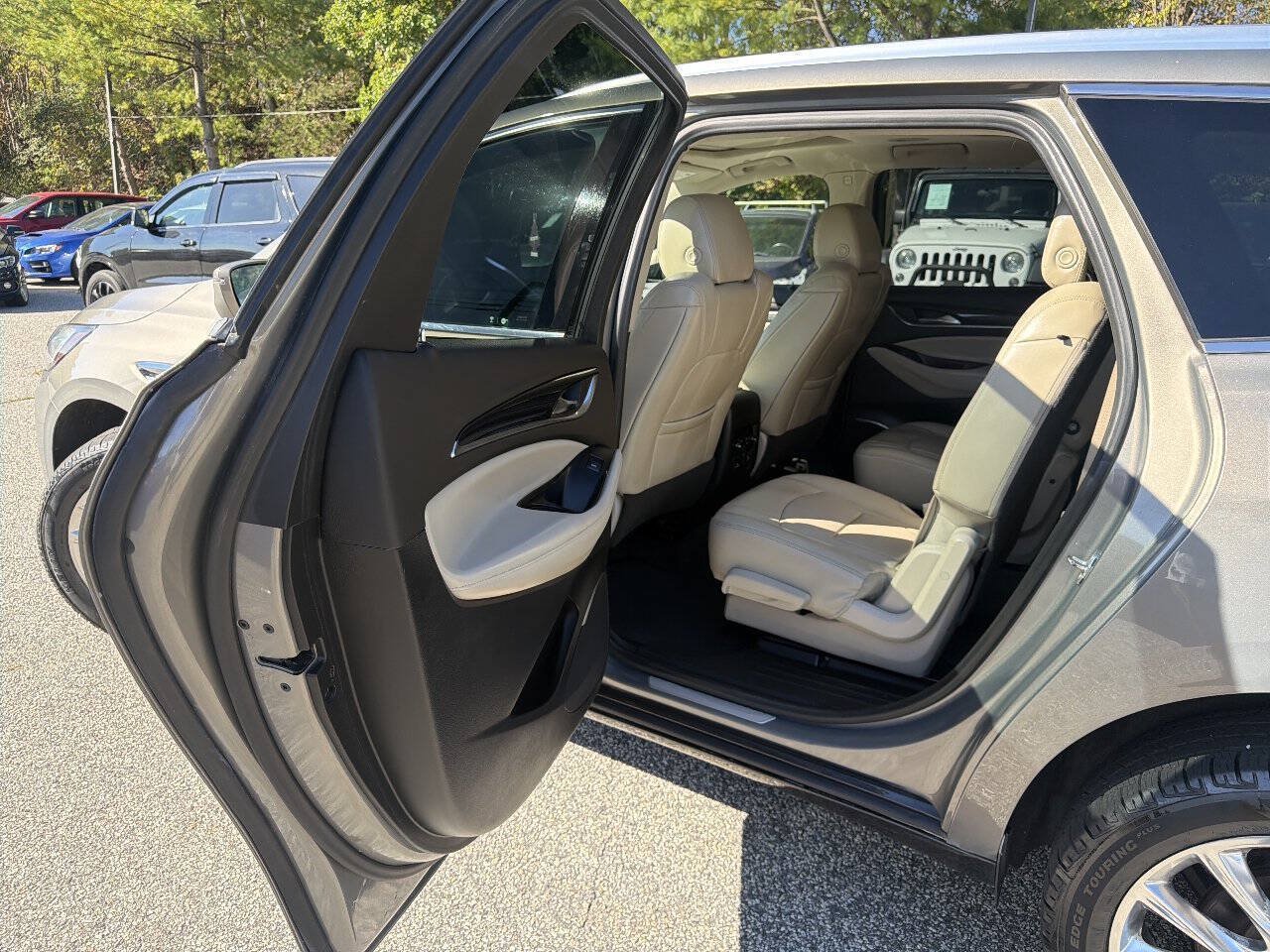 Used 2018 Buick Enclave Premium w/ Experience Buick Package AWD/4WD image 12