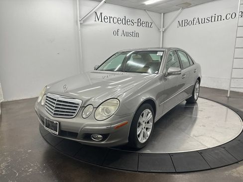 Used 2009 Mercedes-Benz E 350 Sedan image 3