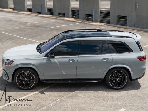 Used 2024 Mercedes-Benz GLS 450 4MATIC w/ AMG Line Exterior image 22
