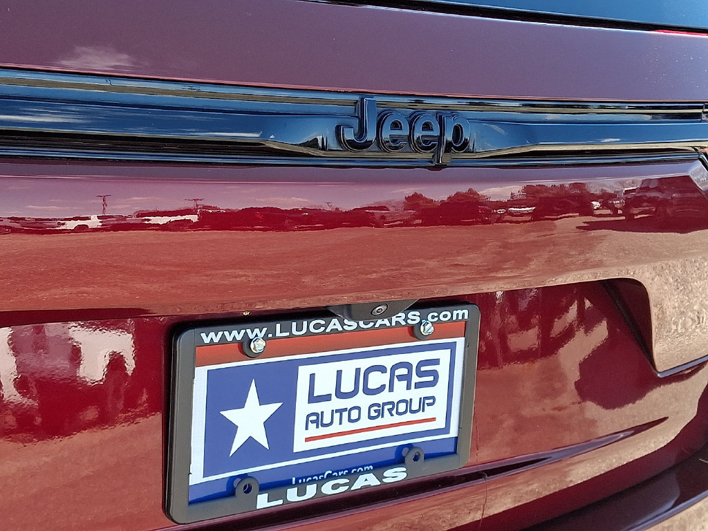 Used 2023 Jeep Grand Cherokee Altitude AWD/4WD image 32