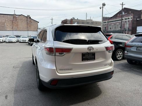 Used 2014 Toyota Highlander XLE AWD/4WD image 4