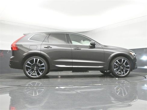 Used 2023 Volvo XC60 B5 Ultimate w/ Protection Package Premier image 44