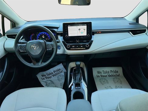 Used 2022 Toyota Corolla LE image 21