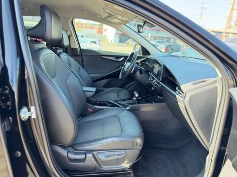 Used 2023 Kia Niro EX FWD image 40