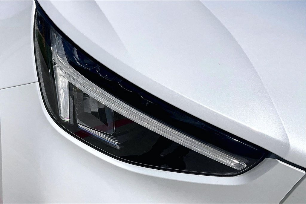 Used 2023 Volvo C40 P8 Recharge Plus AWD/4WD image 39