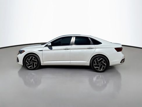 Used 2024 Volkswagen Jetta SEL FWD image 4