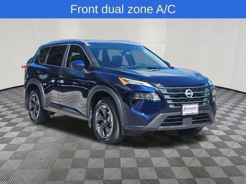 Used 2024 Nissan Rogue SV w/ SV Premium Package FWD image 3