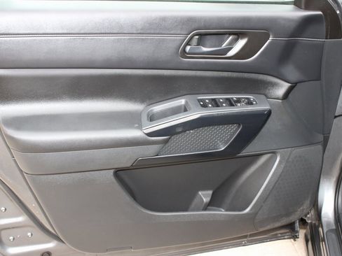 Used 2024 Nissan Pathfinder SV image 21