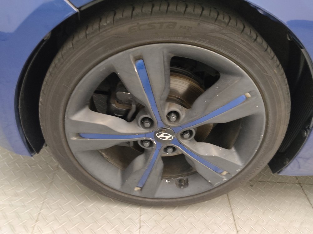 Used 2017 Hyundai Veloster Value Edition FWD image 31