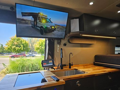 Used 2022 Mercedes-Benz Sprinter 2500 image 1