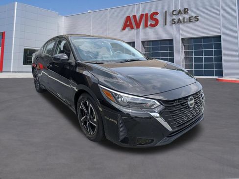 Used 2025 Nissan Sentra SV FWD image 3