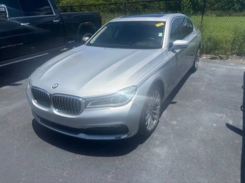 Used 2018 BMW 750i RWD image 1