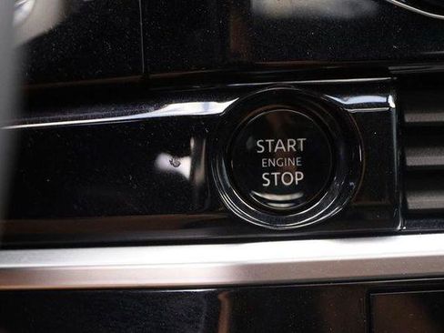 Used 2025 Nissan Pathfinder SL w/ SL Premium Package FWD image 17